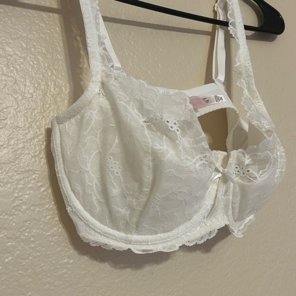 Victoria's Secret Bra 38C w/ Underwire Dream Angels Push-Up NO PADDING - White - Picture 2 of 6
